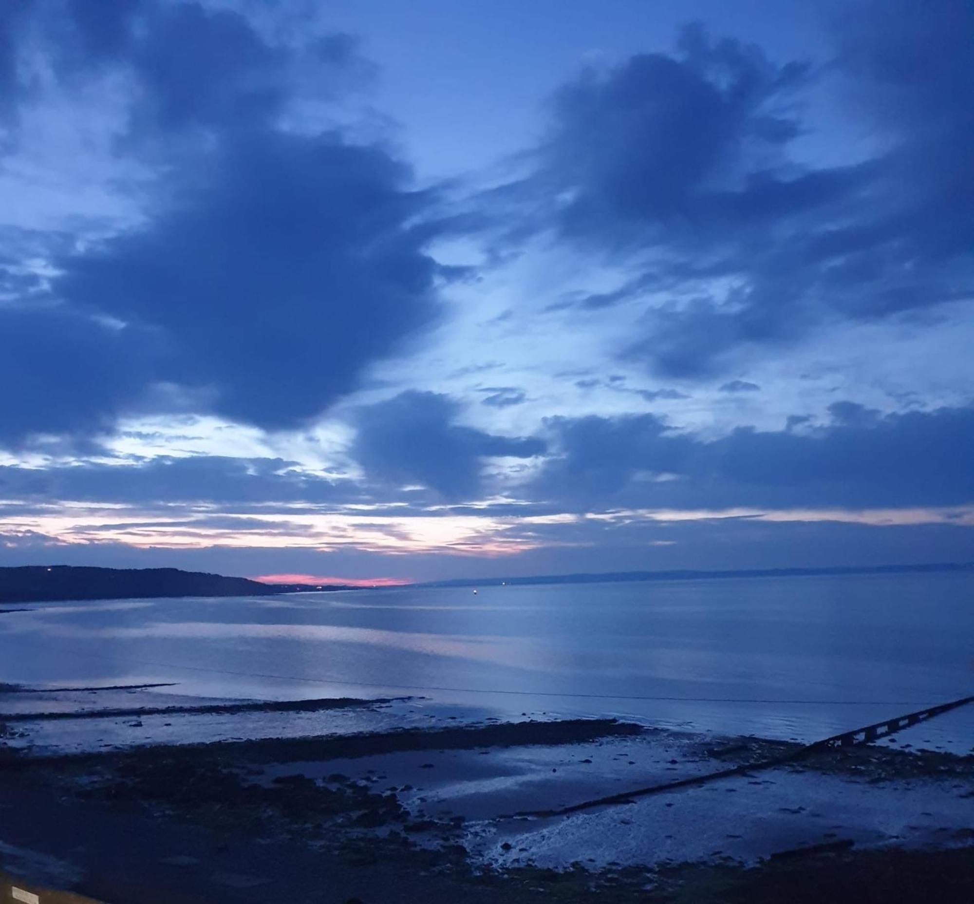 The Old Cornstore A Beautiful Suite Overlooking The Sea Drummore Exterior photo
