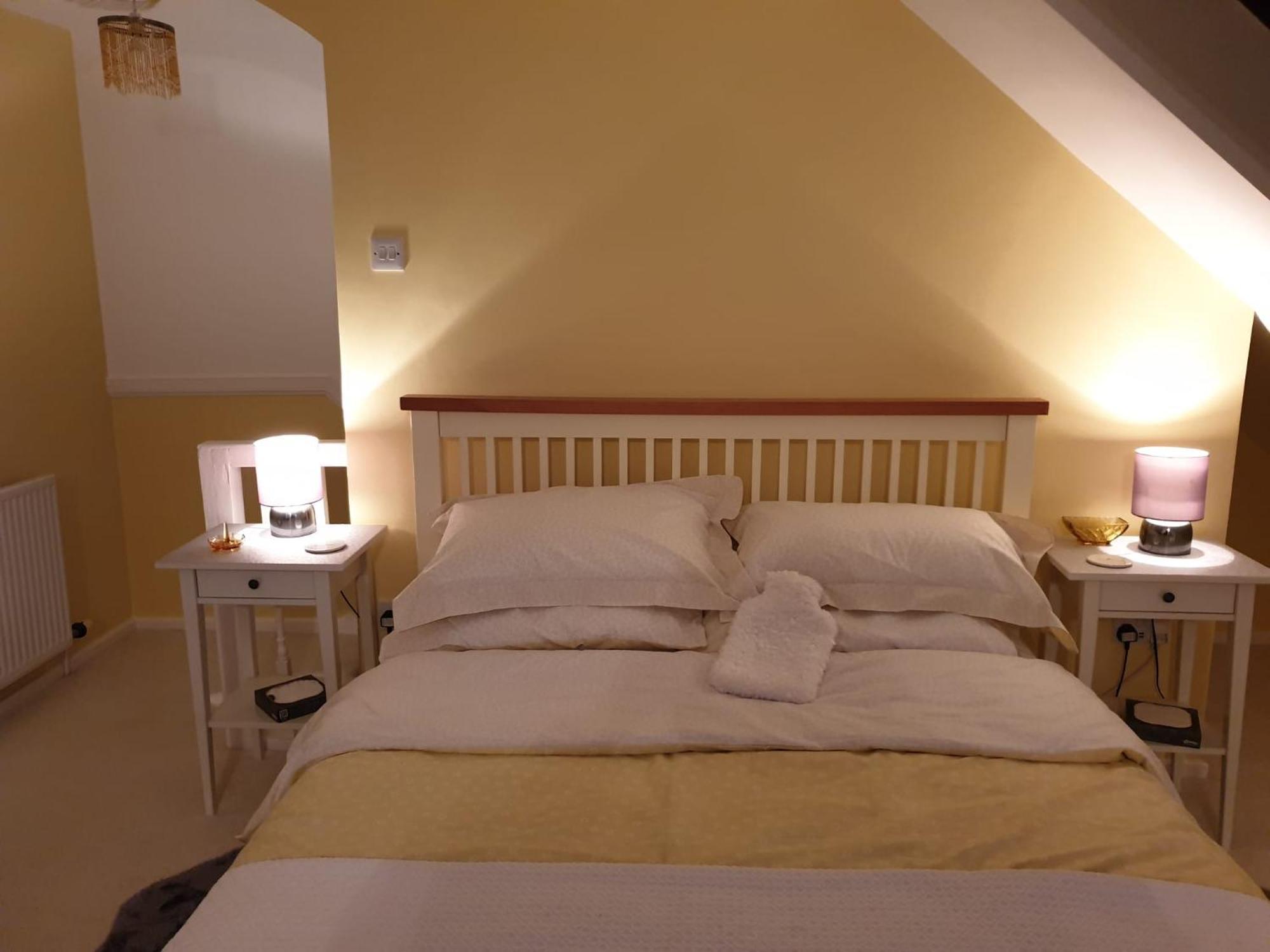 The Old Cornstore A Beautiful Suite Overlooking The Sea Drummore Exterior photo