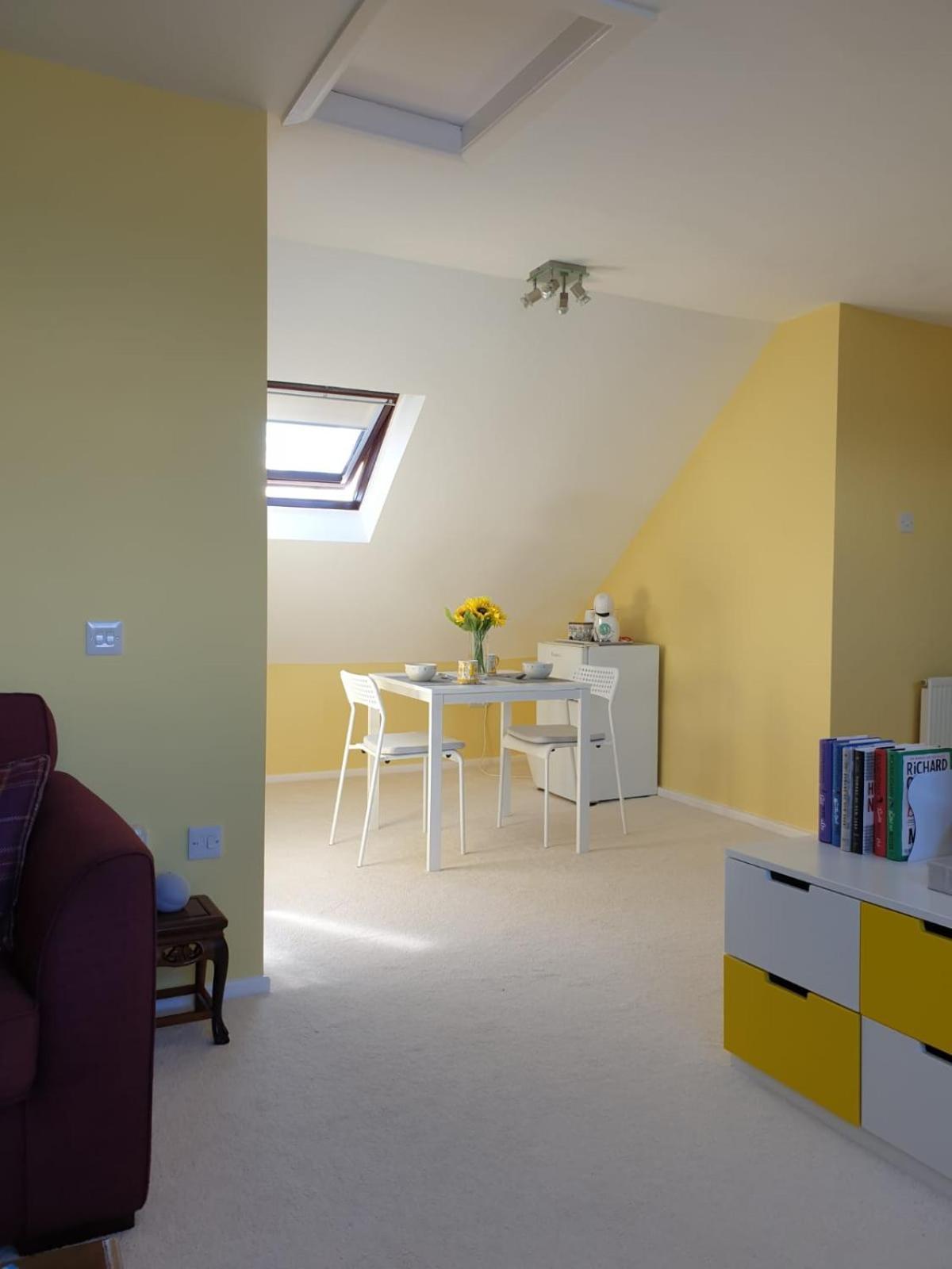 The Old Cornstore A Beautiful Suite Overlooking The Sea Drummore Exterior photo